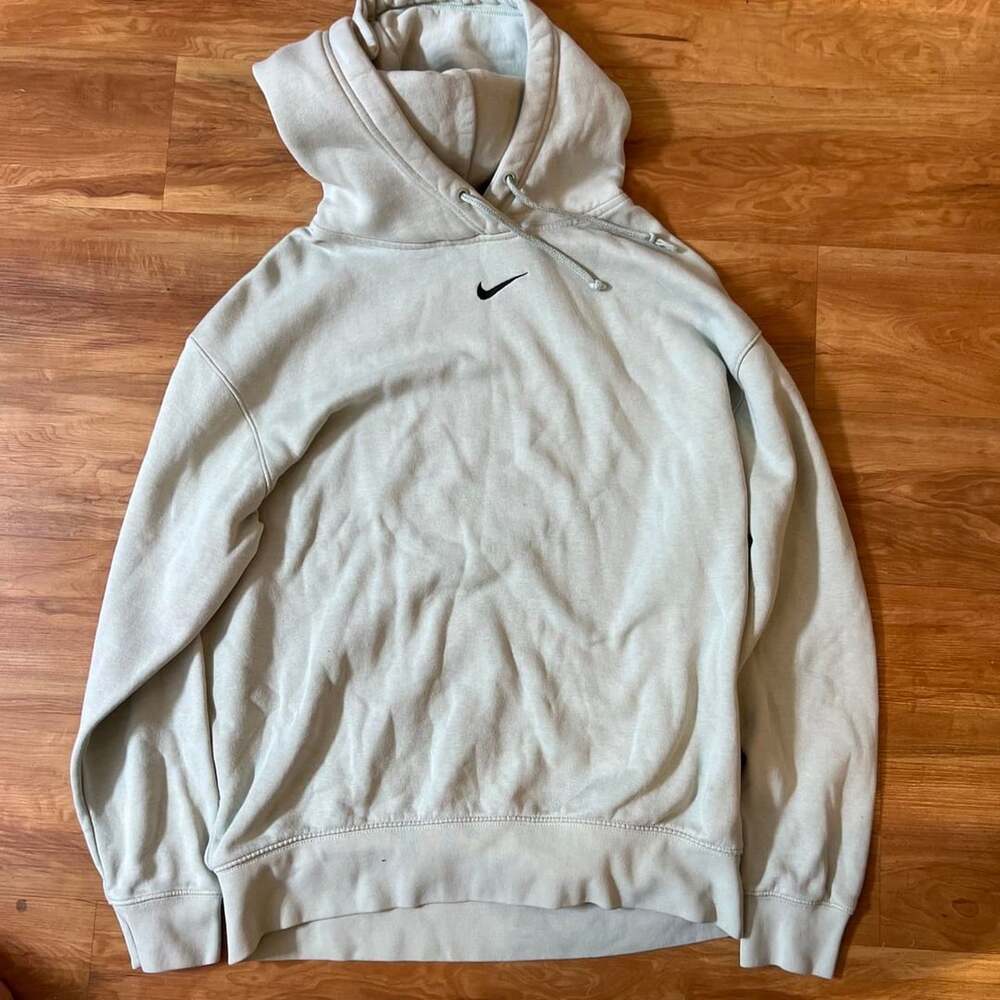 Nike Solo Swoosh Hoodie Size S Green Pullover Embroidered Logo